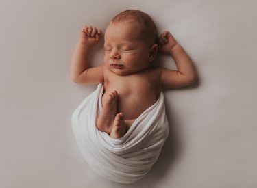 Natürliche-Neugeborenenfotos
