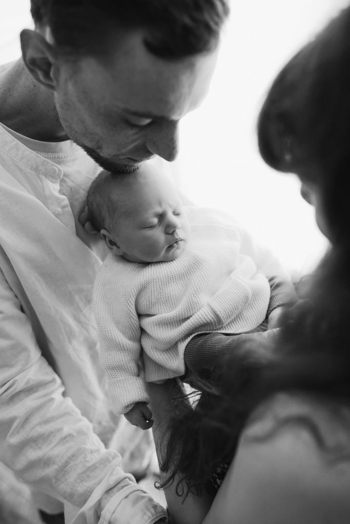 Fotografin Rostock Neugeborene Babyfotografie 15 683x1024