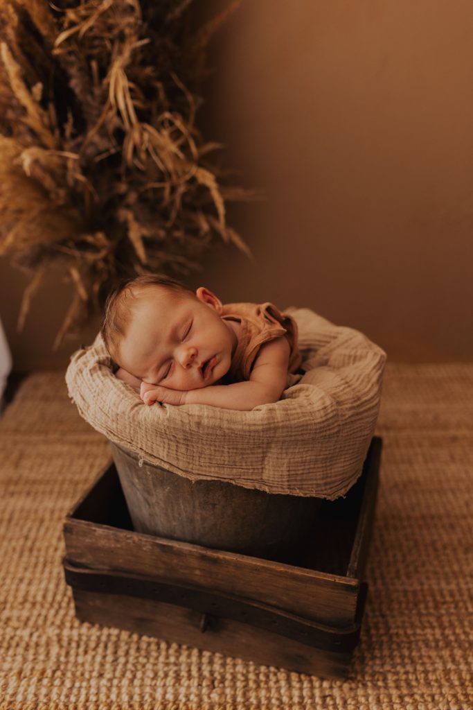 Fotografin Rostock Neugeborene Babyfotografie 32 683x1024