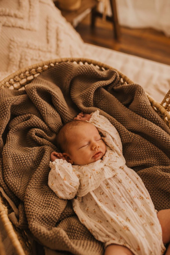 Fotografin Rostock Neugeborene Babyfotografie 33 683x1024
